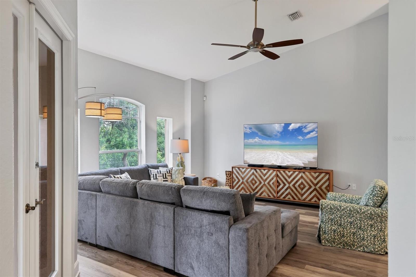 Image 8 of 44 For 5445 46th Court W