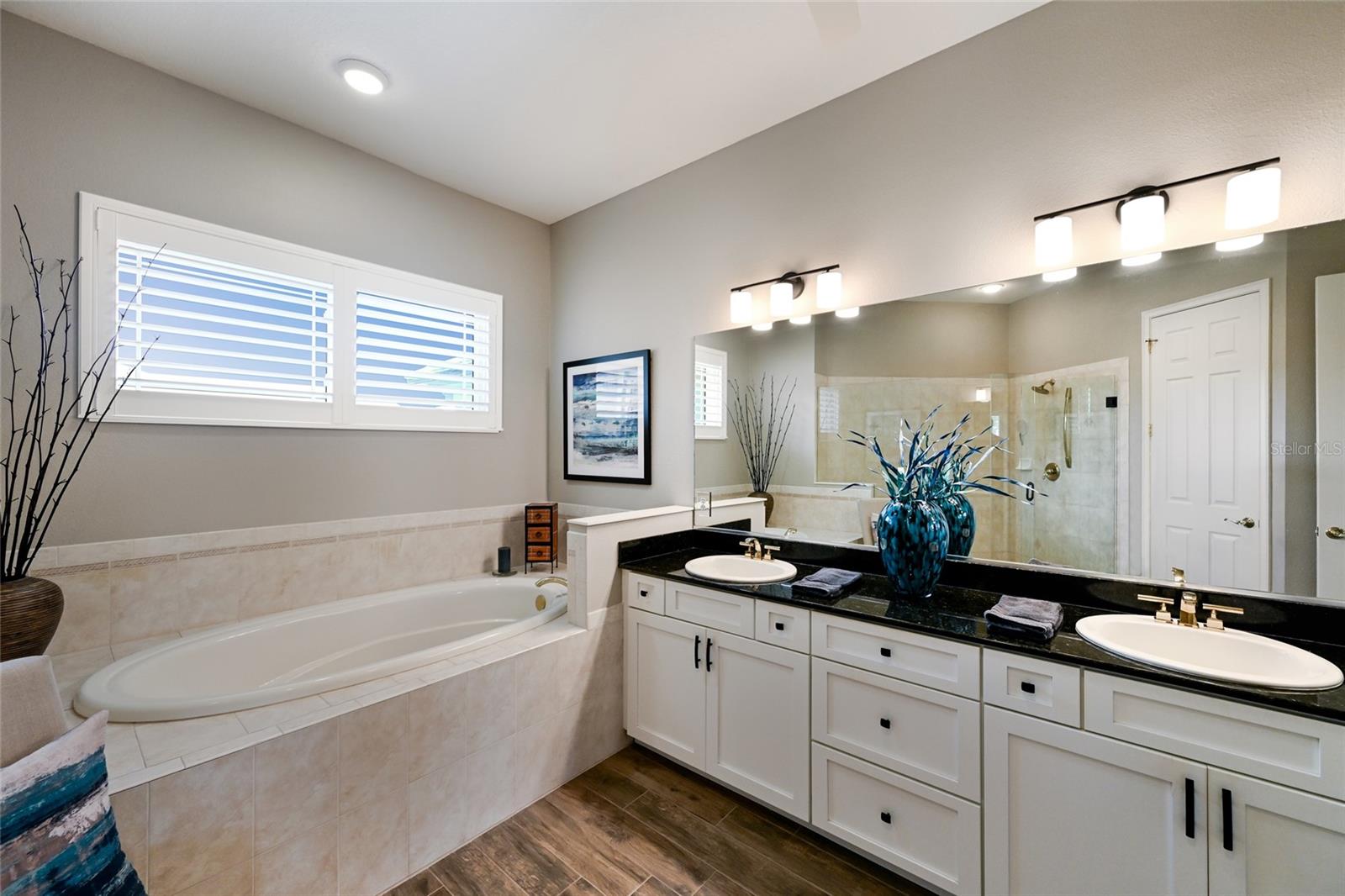 Image 28 of 64 For 6523 Moorings Point Circle 202