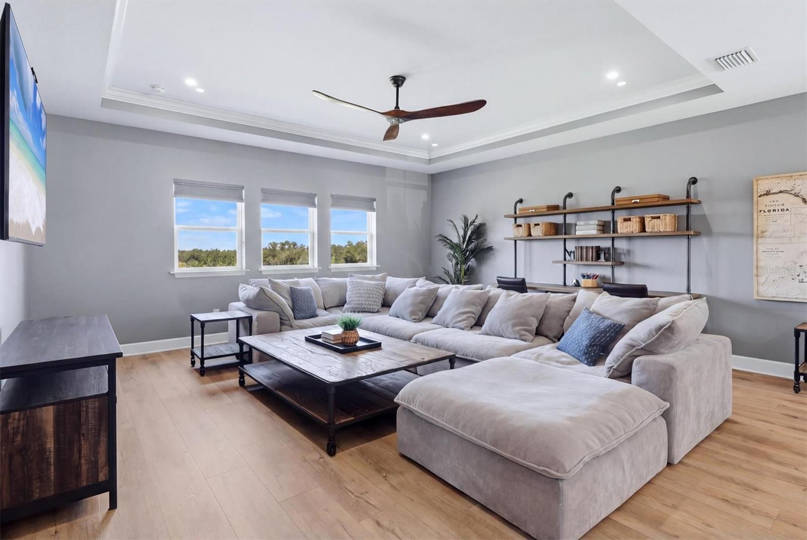 Image 43 of 95 For 8498 Snowfall Street