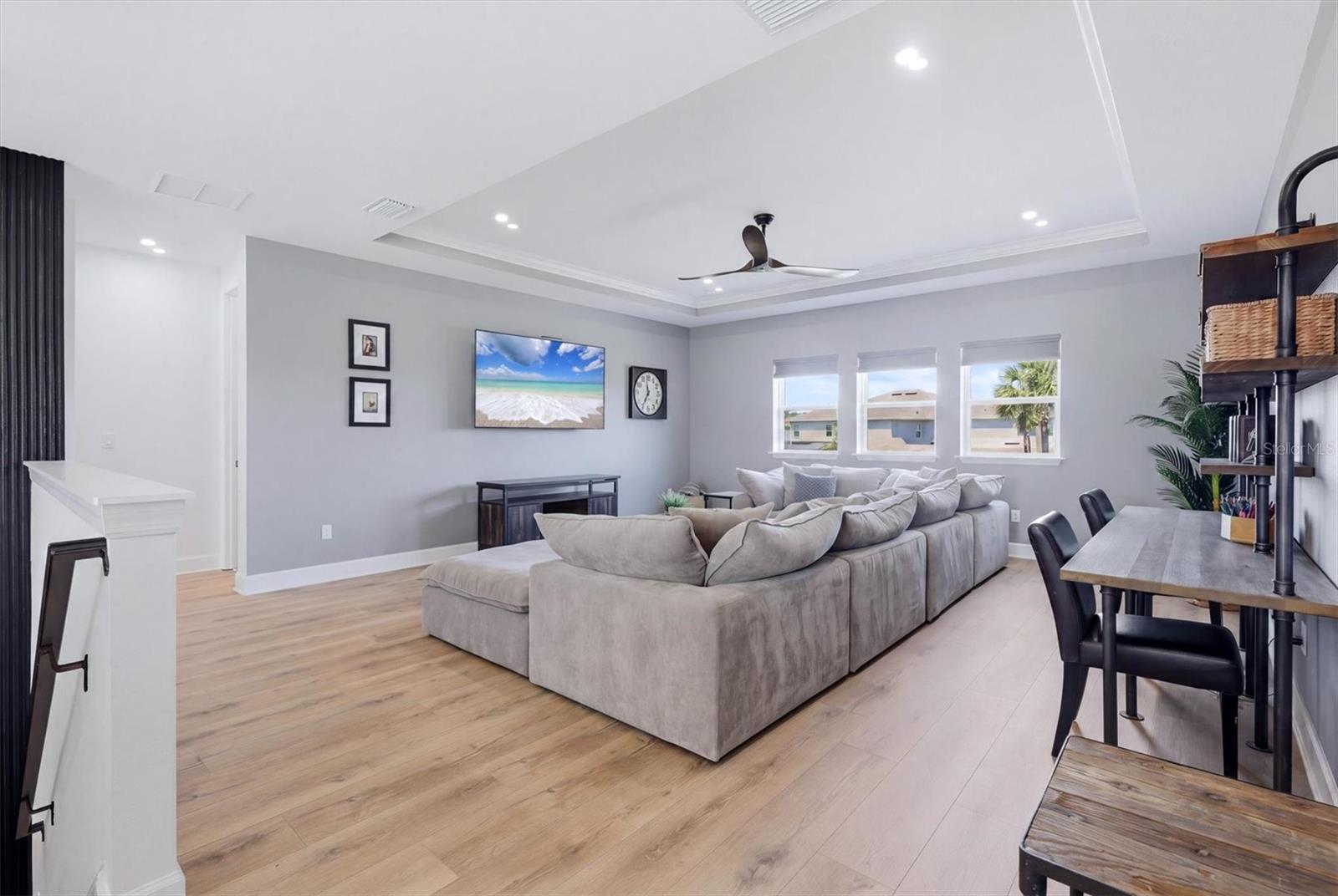 Image 44 of 95 For 8498 Snowfall Street