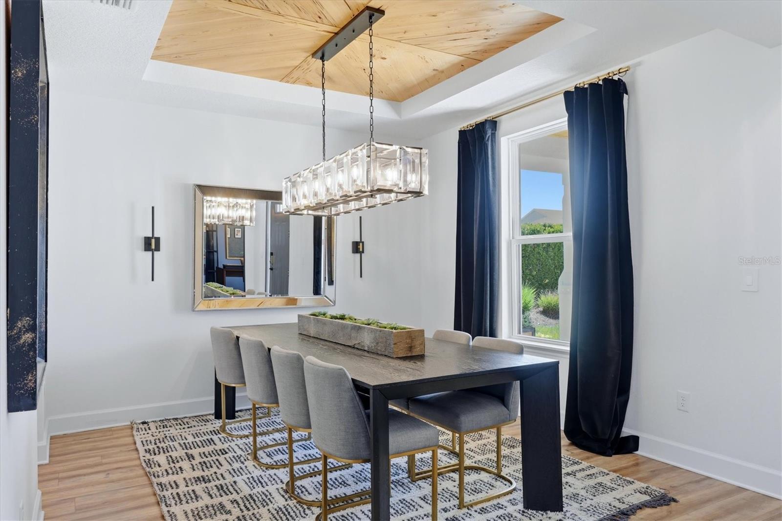 Image 7 of 95 For 8498 Snowfall Street