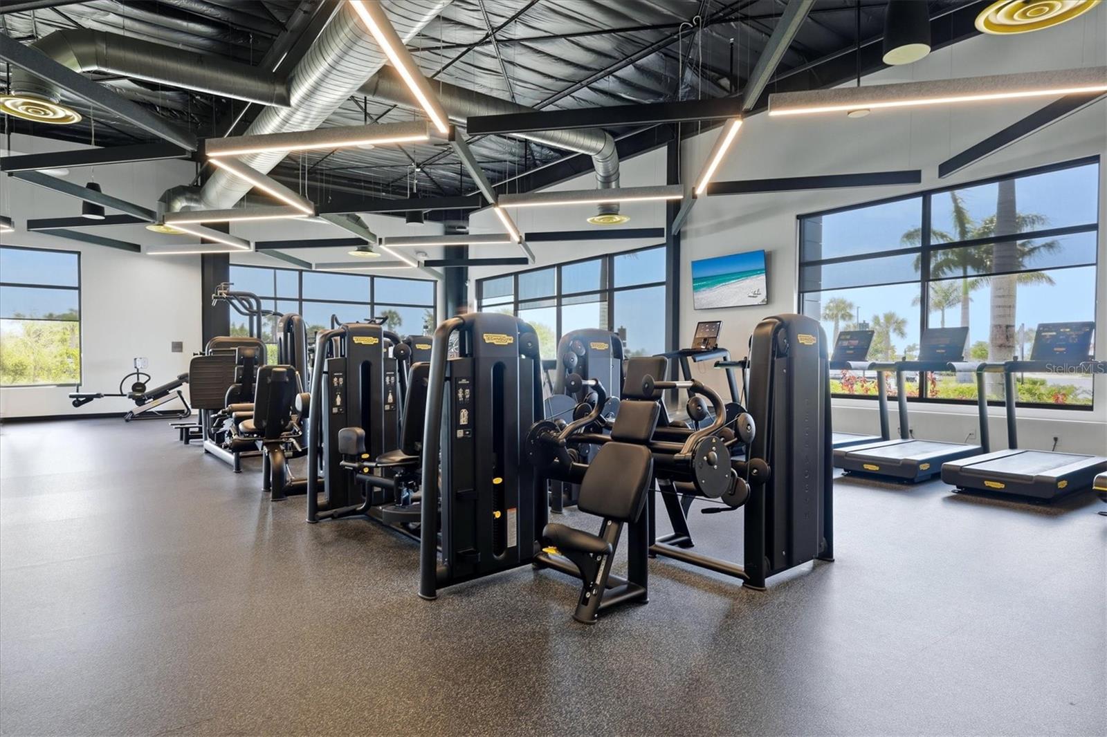 Image 74 of 95 For 8498 Snowfall Street