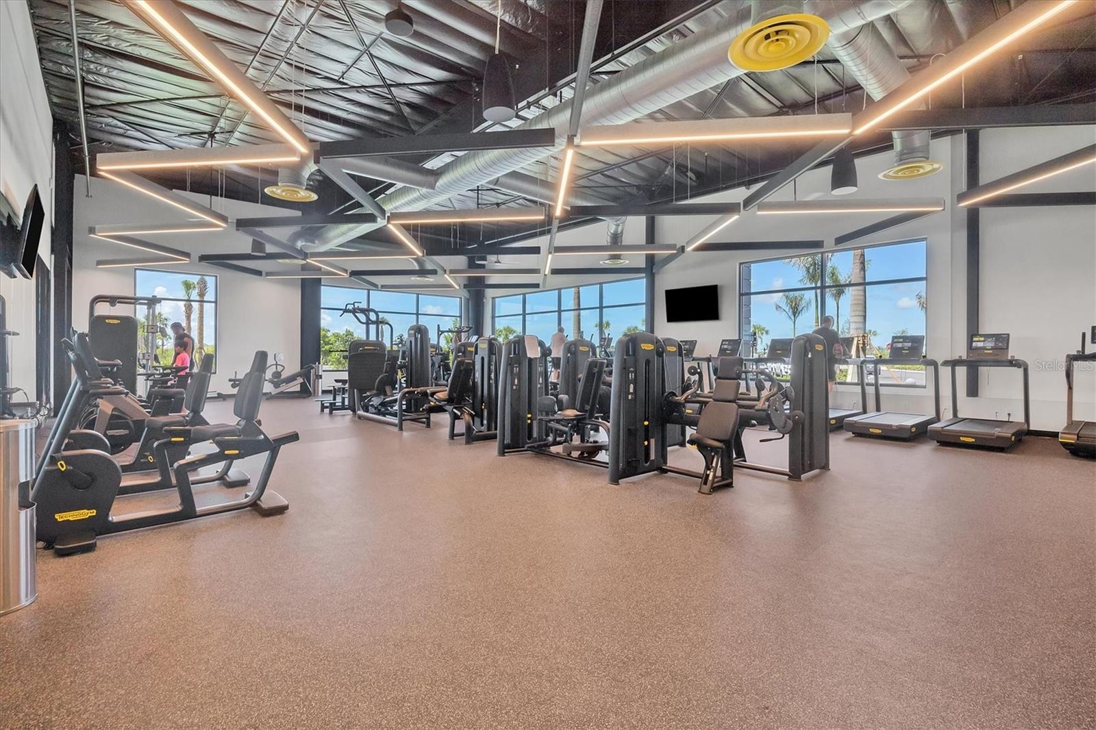 Image 76 of 95 For 8498 Snowfall Street