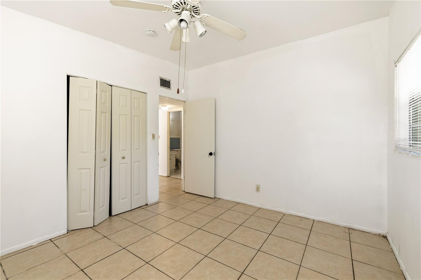 Image 11 of 27 For 2615 9th Ave. Drive E.