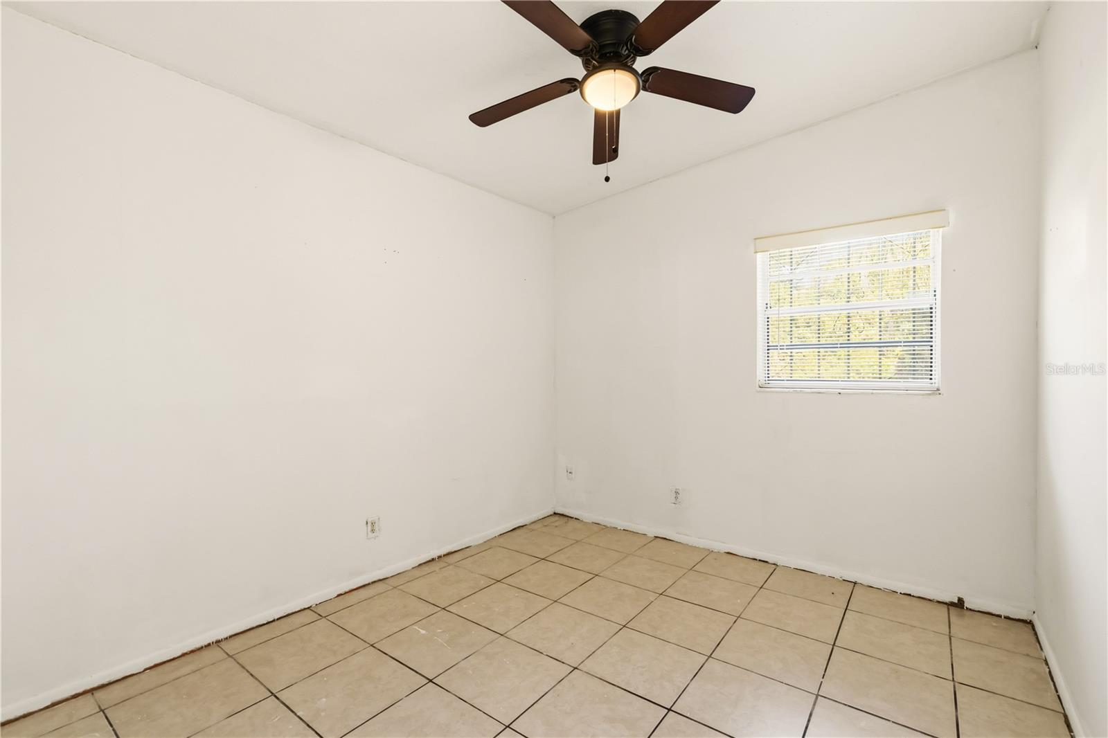 Image 14 of 27 For 2615 9th Ave. Drive E.