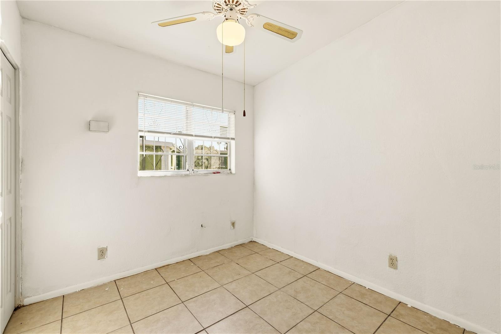 Image 16 of 27 For 2615 9th Ave. Drive E.