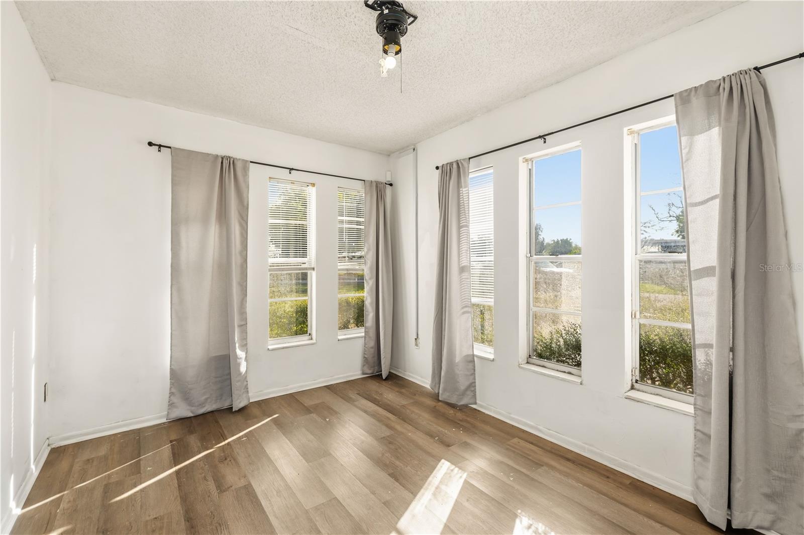 Image 22 of 27 For 2615 9th Ave. Drive E.