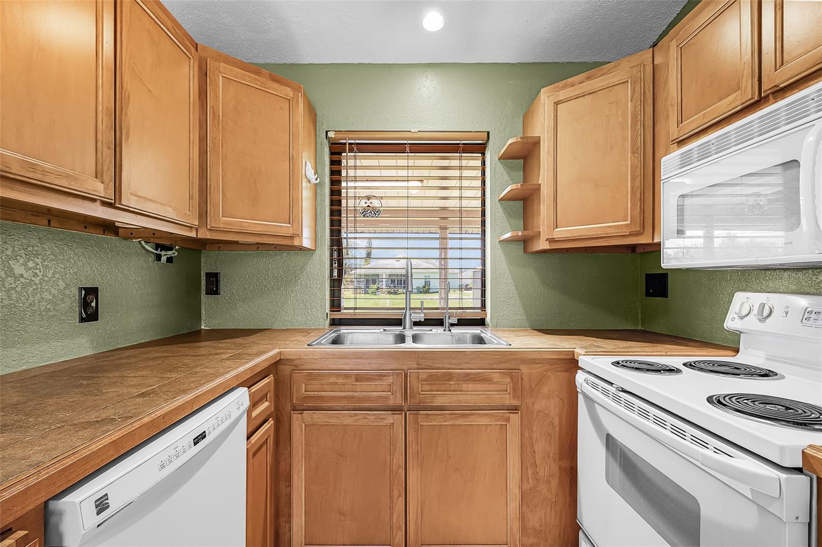 Image 10 of 26 For 30095 Holly Road