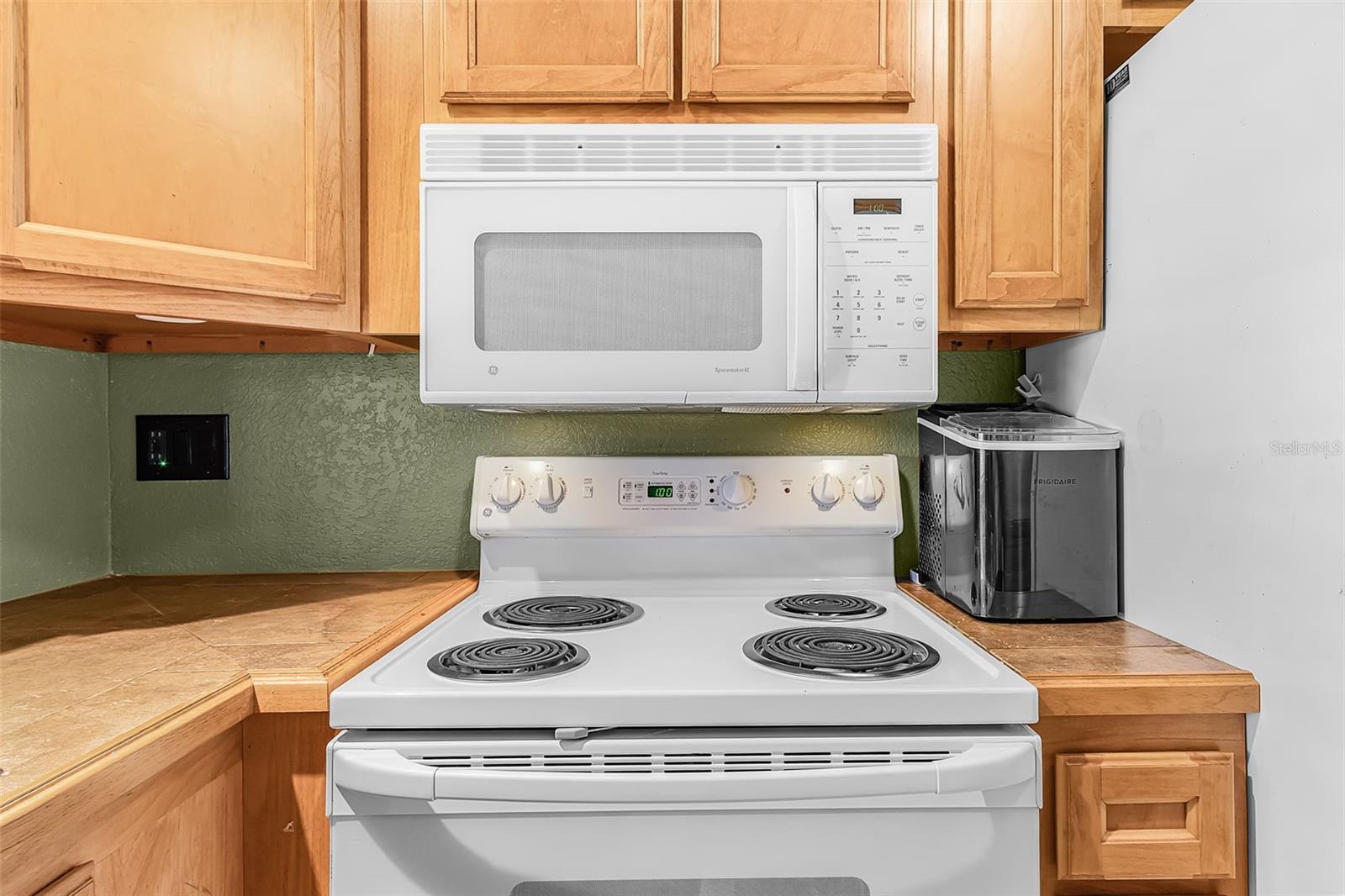 Image 11 of 26 For 30095 Holly Road