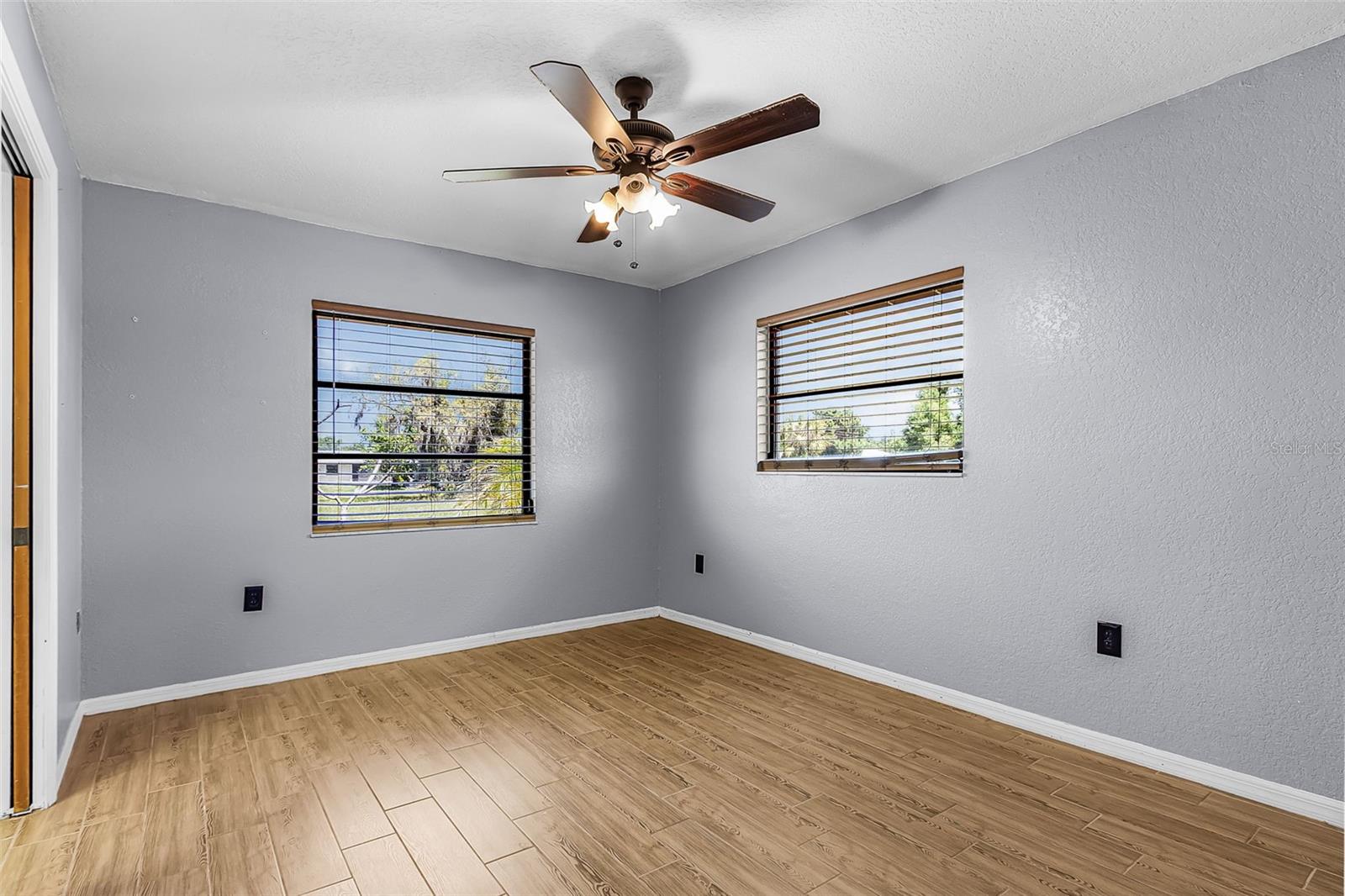 Image 13 of 26 For 30095 Holly Road