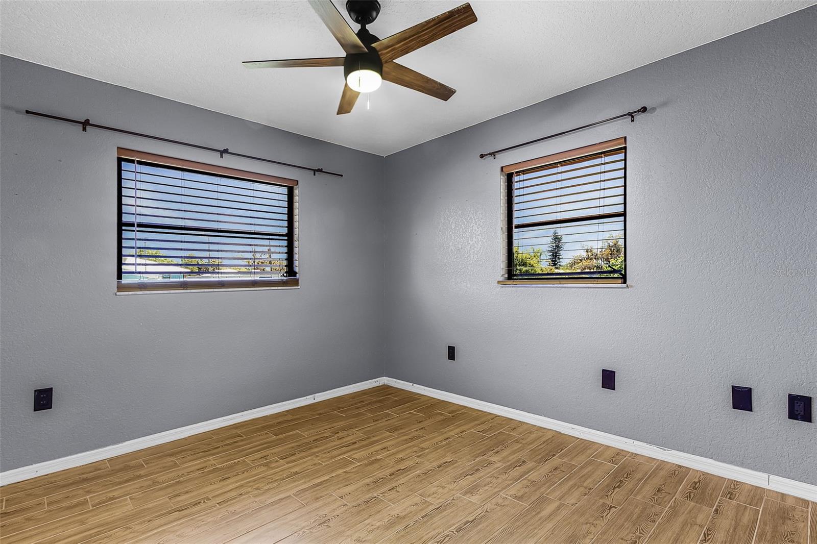 Image 19 of 26 For 30095 Holly Road