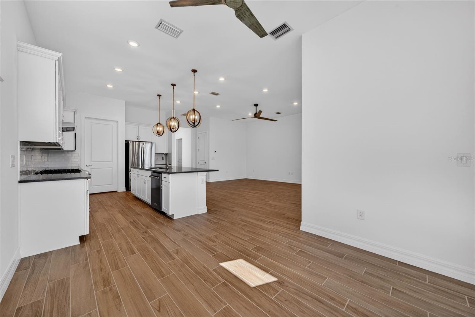 Image 33 of 100 For 25544 Emerald Bend Circle