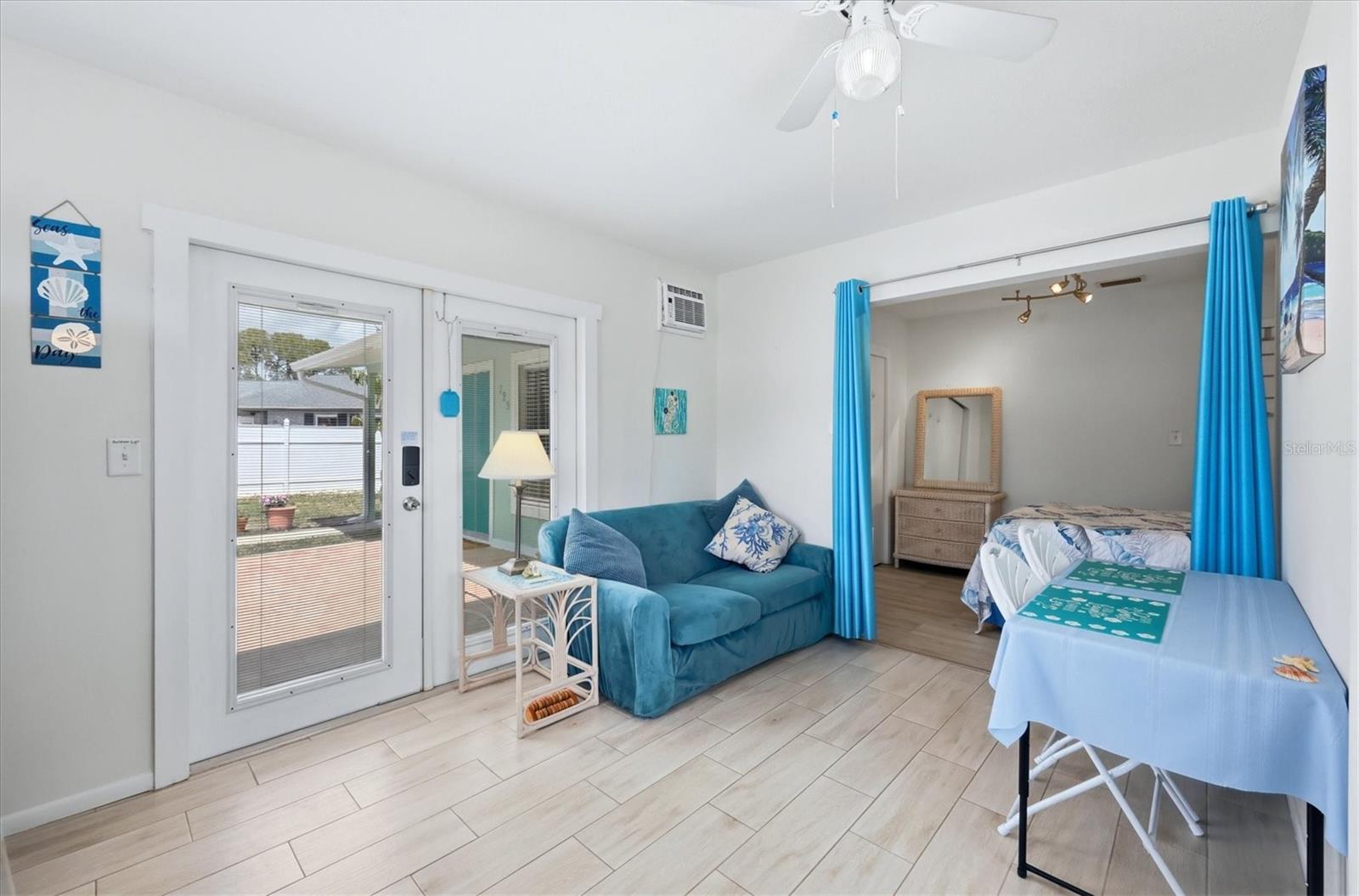 Image 17 of 26 For 723 Brink Avenue