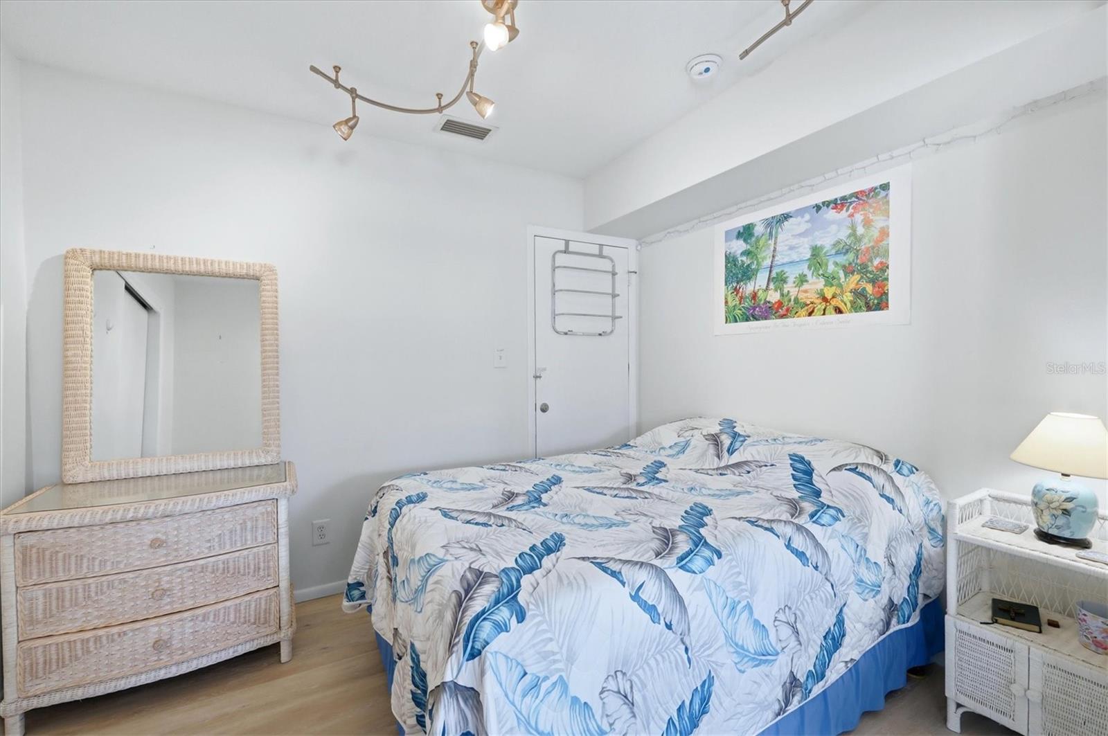 Image 20 of 26 For 723 Brink Avenue