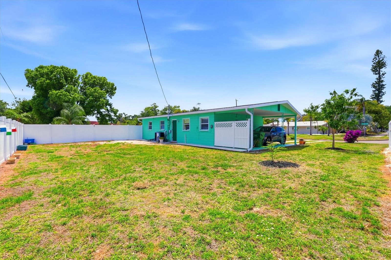 Image 24 of 26 For 723 Brink Avenue