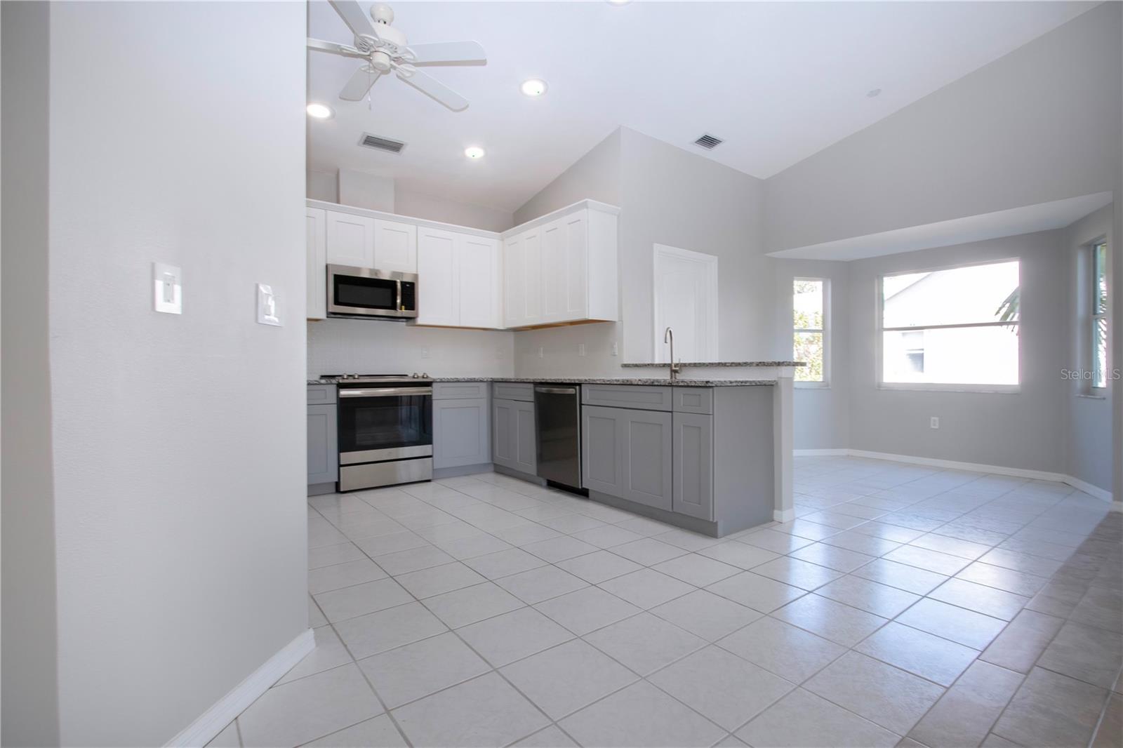 Image 10 of 64 For 9590 Knightsbridge Circle