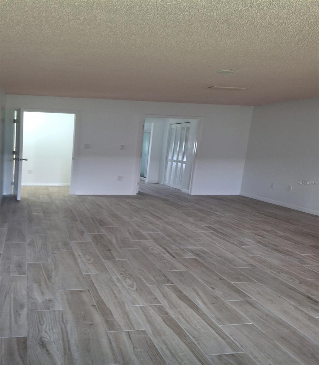 Image 18 of 29 For 4160 Fruitville Road 34