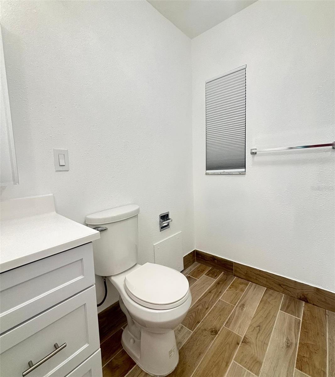 Image 20 of 29 For 4160 Fruitville Road 34