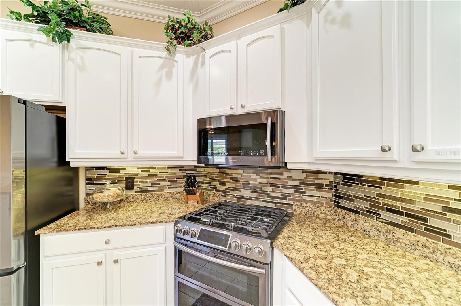 Image 17 of 83 For 8432 Miramar Way