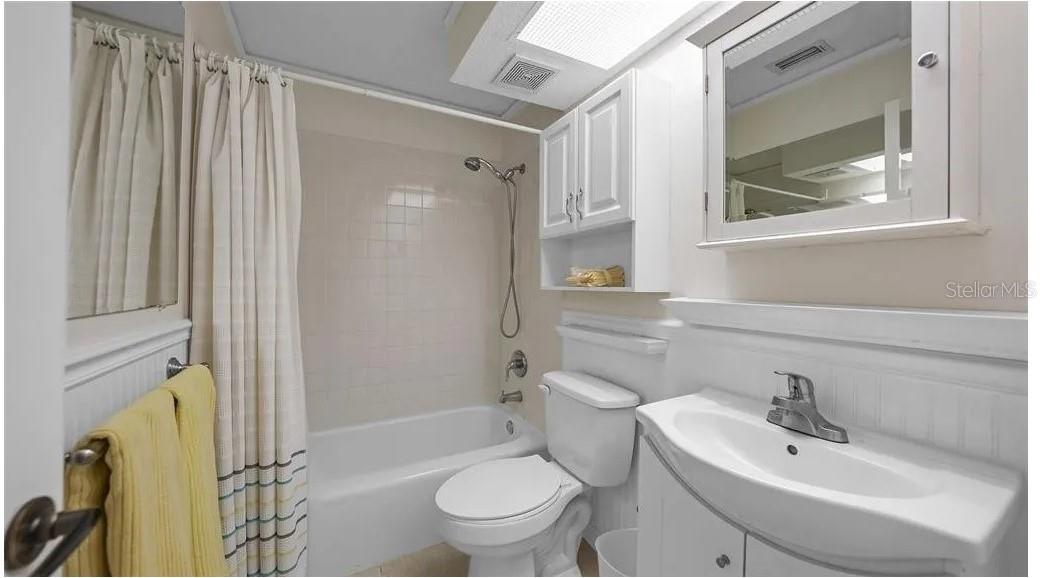 Image 14 of 17 For 2782 Woodgate Lane 12