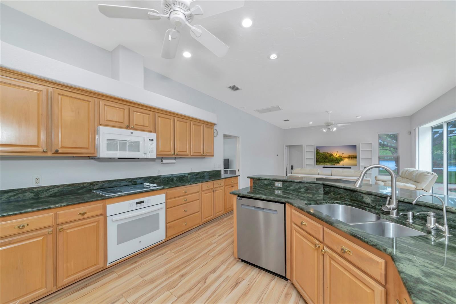 Image 11 of 75 For 619 147th Street E