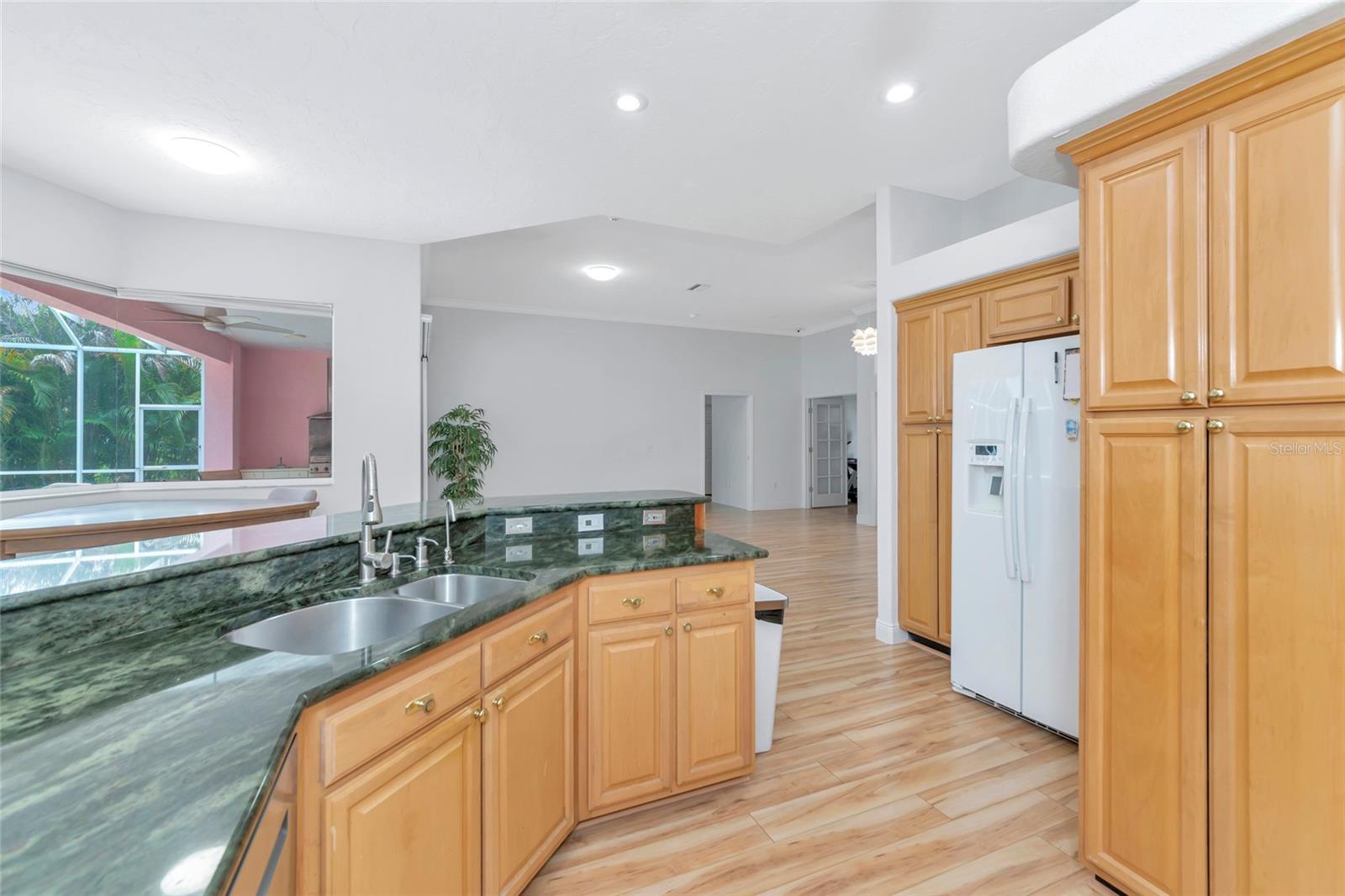 Image 13 of 75 For 619 147th Street E