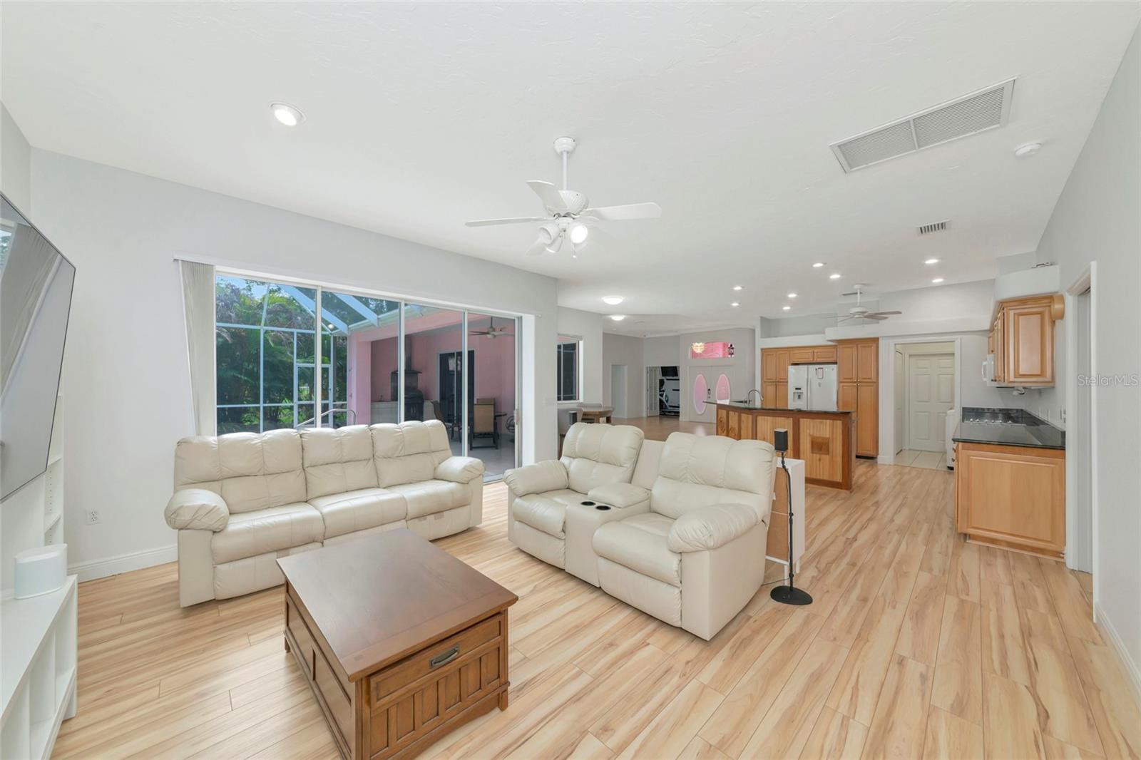 Image 14 of 75 For 619 147th Street E