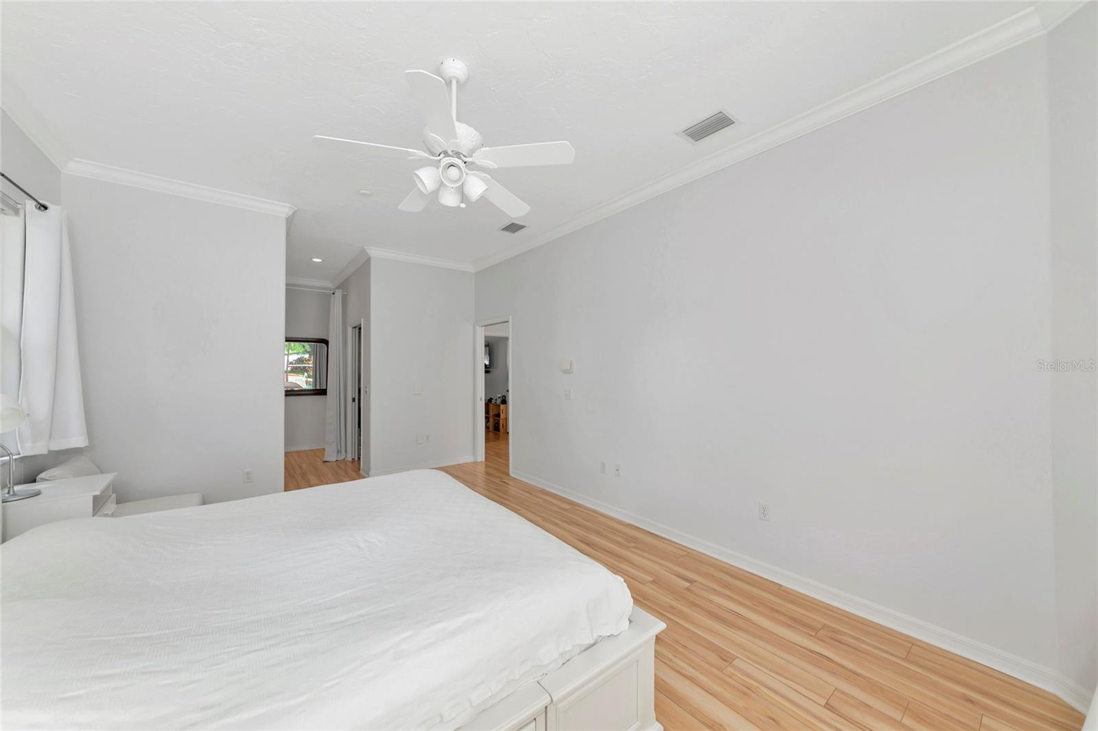 Image 24 of 75 For 619 147th Street E