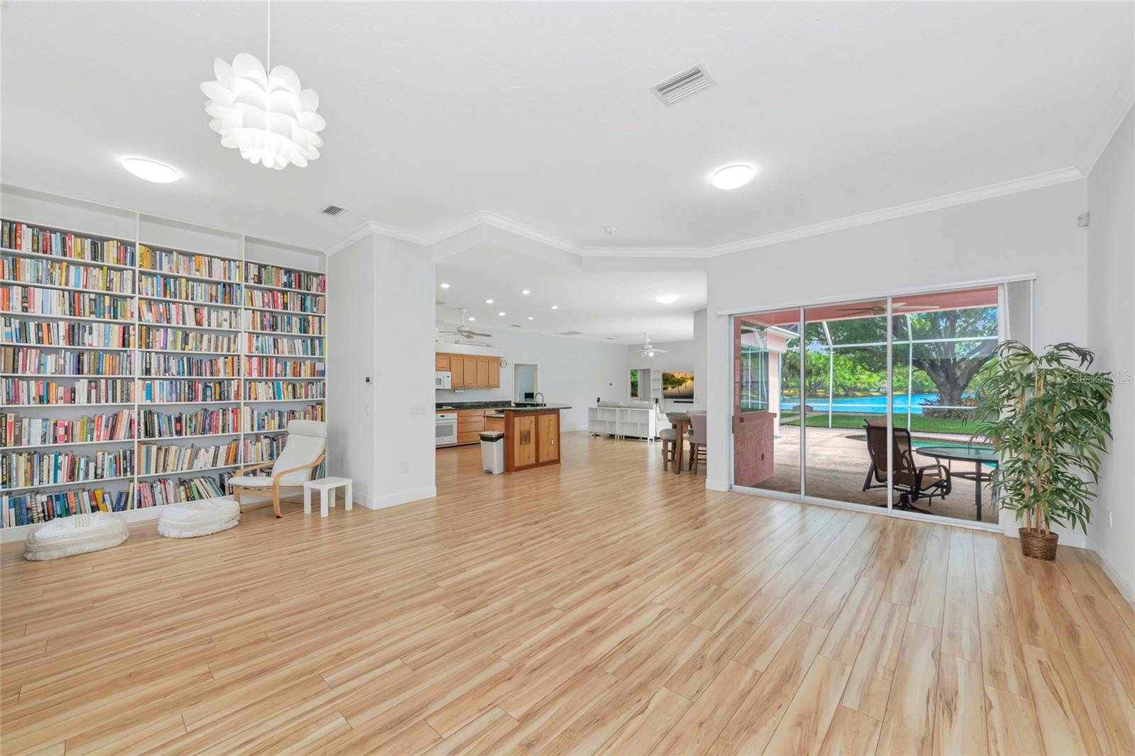 Image 4 of 75 For 619 147th Street E