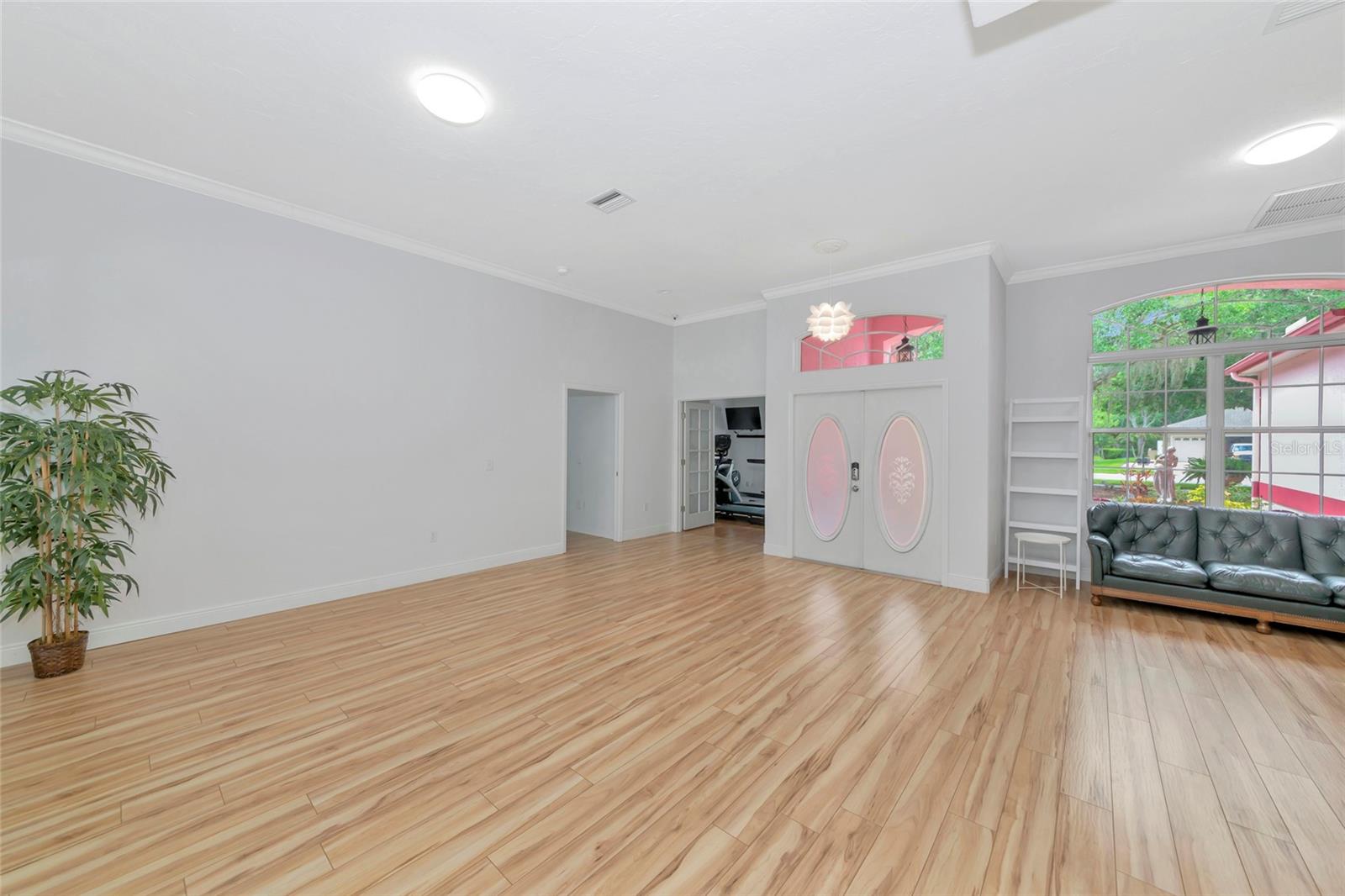 Image 5 of 75 For 619 147th Street E