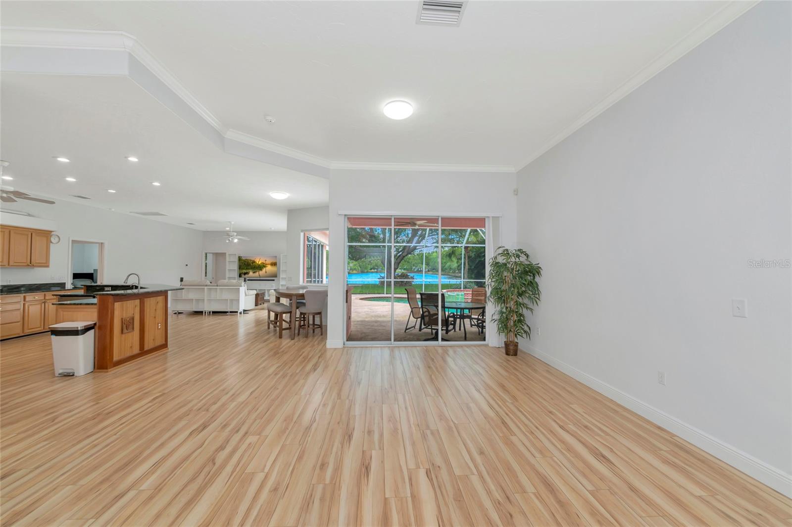 Image 6 of 75 For 619 147th Street E