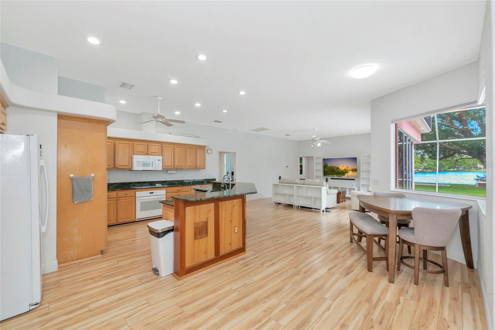 Image 7 of 75 For 619 147th Street E