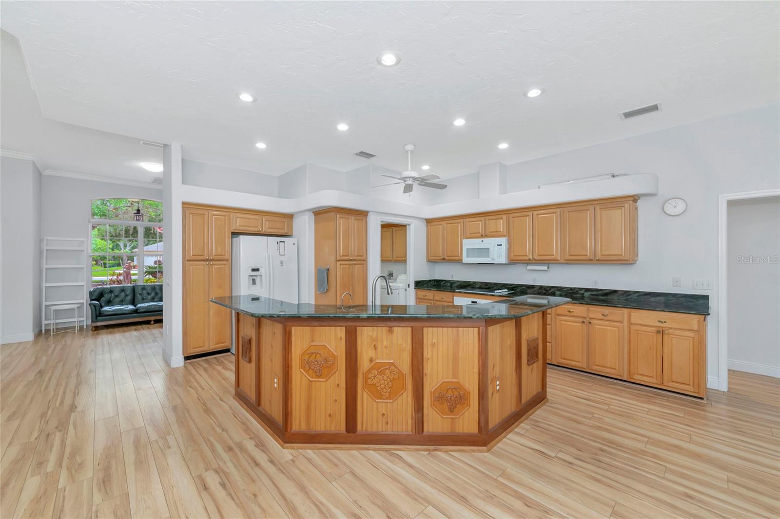 Image 9 of 75 For 619 147th Street E