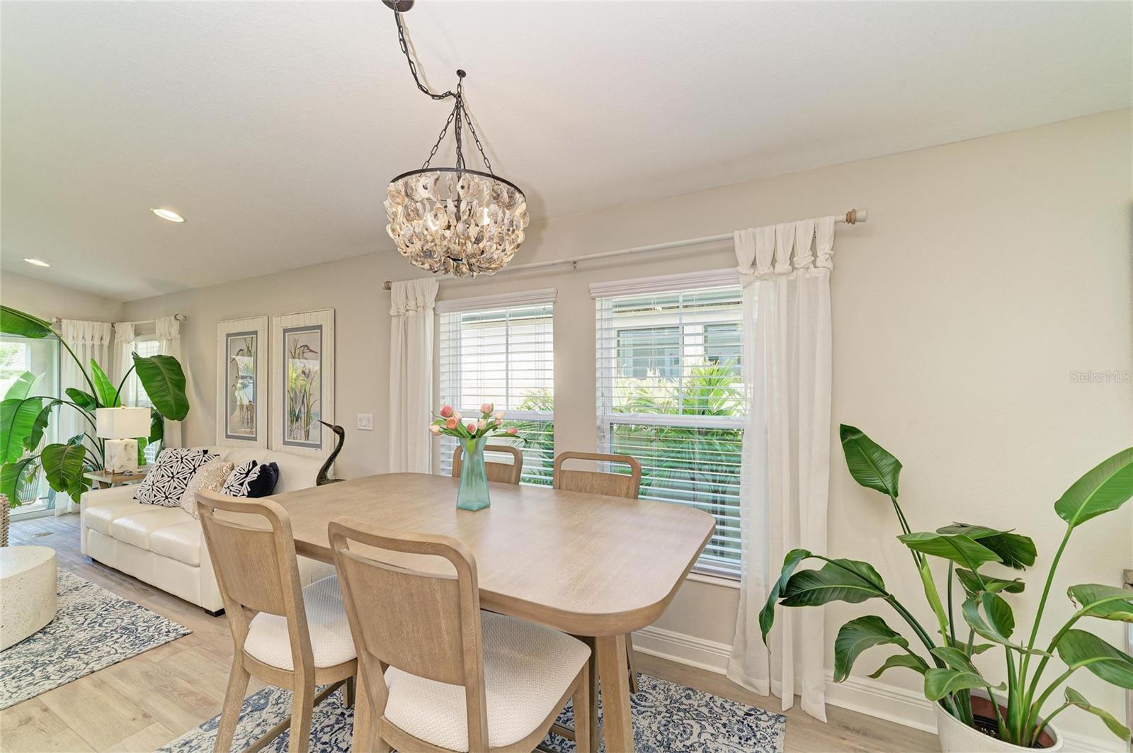 Image 11 of 52 For 12419 Oak Hill Way