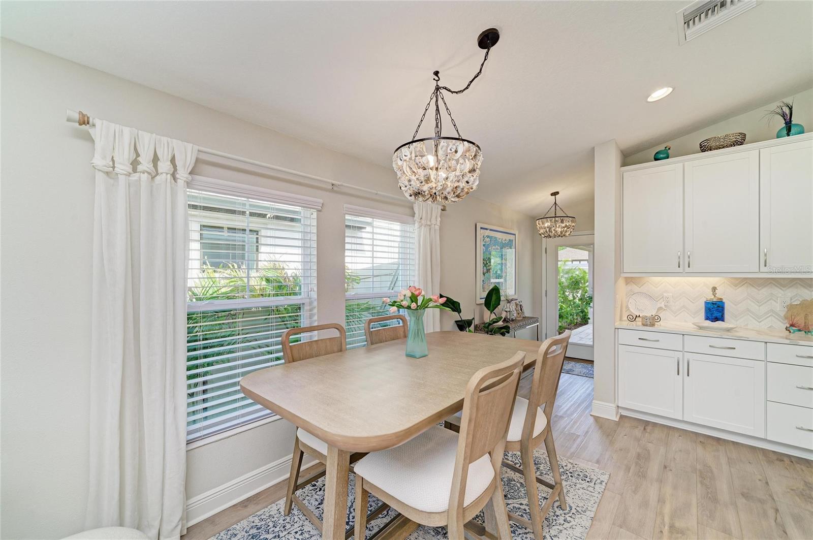 Image 12 of 52 For 12419 Oak Hill Way