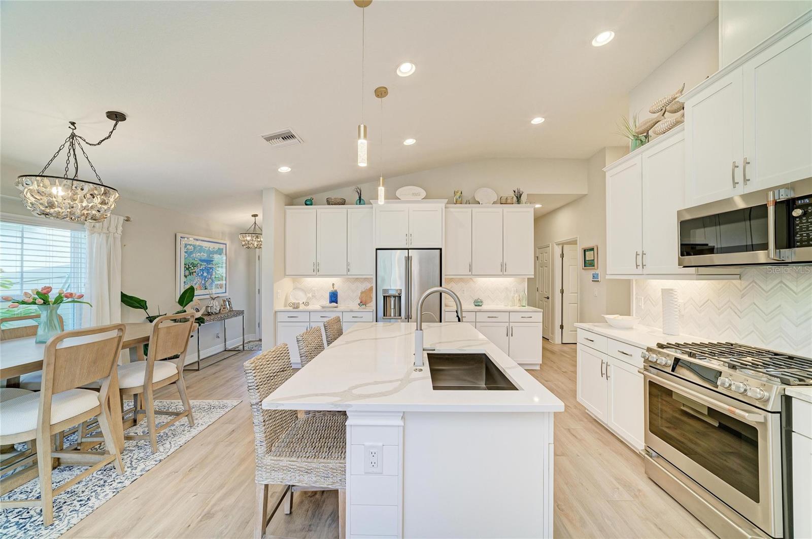 Image 16 of 52 For 12419 Oak Hill Way