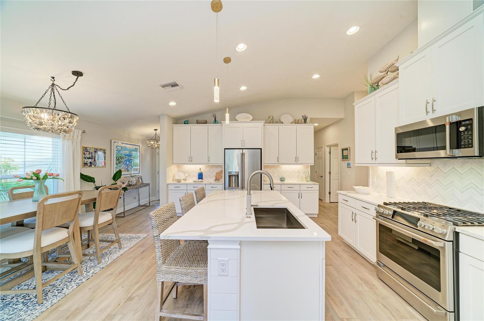 Image 17 of 52 For 12419 Oak Hill Way