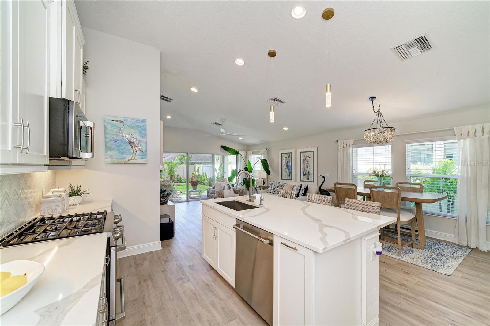 Image 20 of 52 For 12419 Oak Hill Way