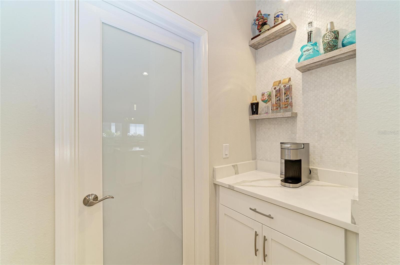 Image 21 of 52 For 12419 Oak Hill Way