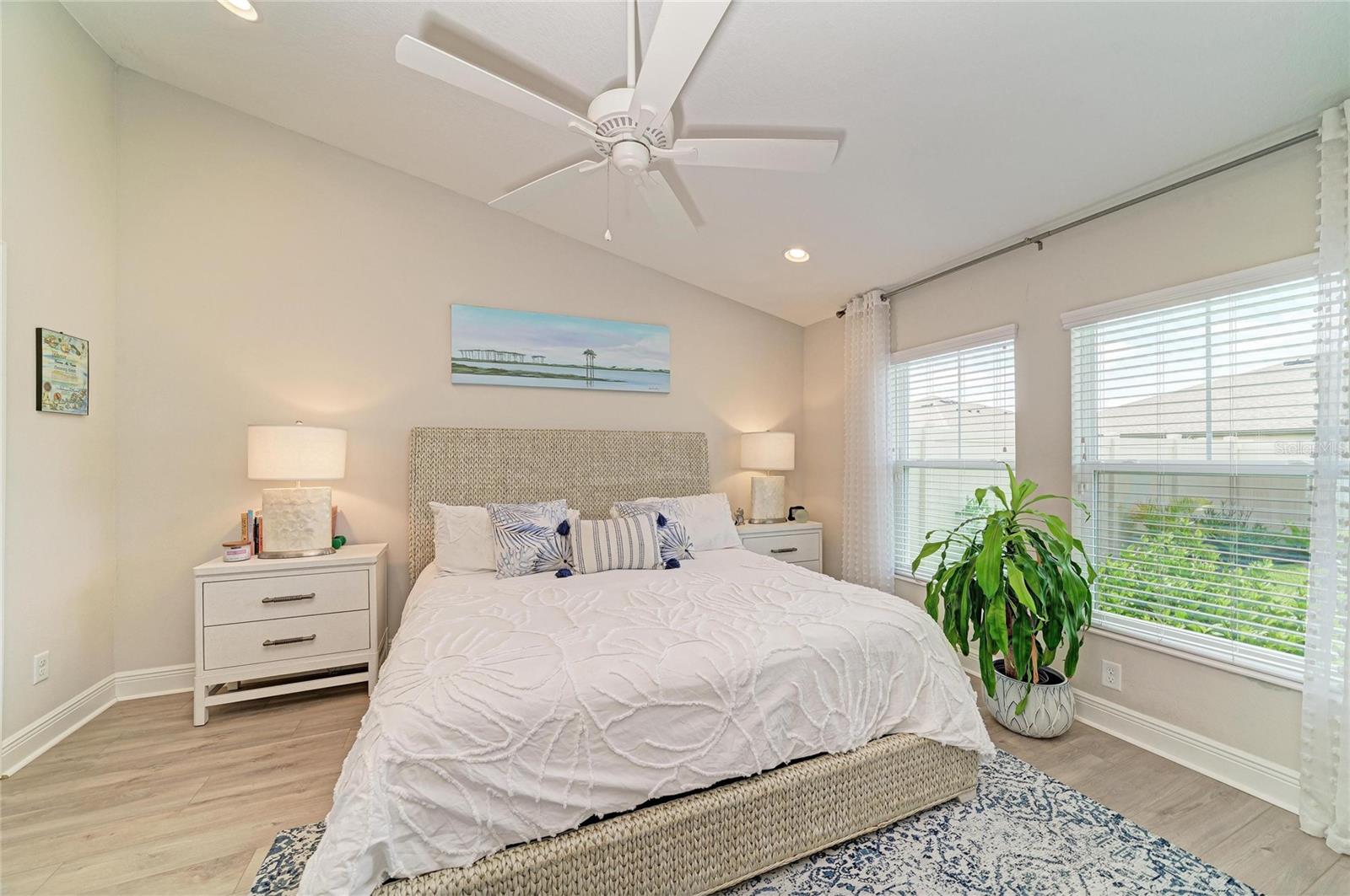 Image 26 of 52 For 12419 Oak Hill Way