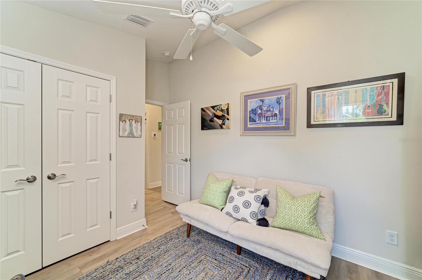 Image 36 of 52 For 12419 Oak Hill Way