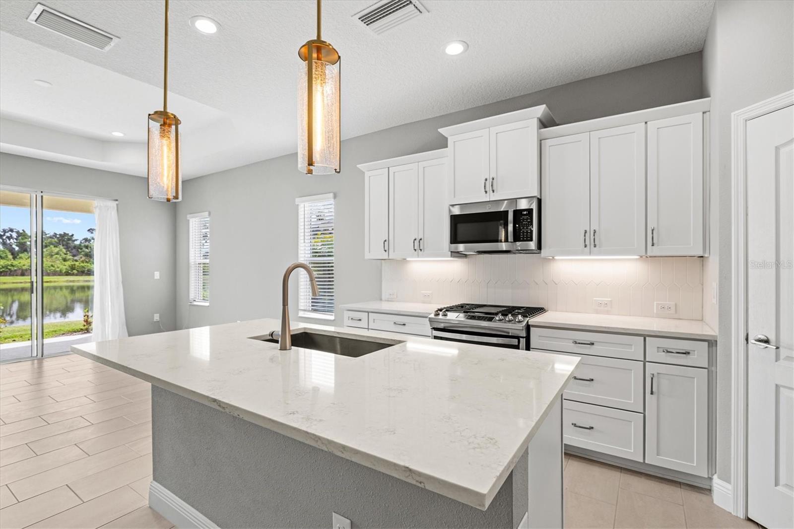 Image 20 of 87 For 3714 Woodmont Drive