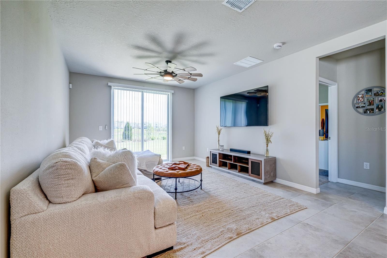 Image 13 of 46 For 10210 Daybreak Glen