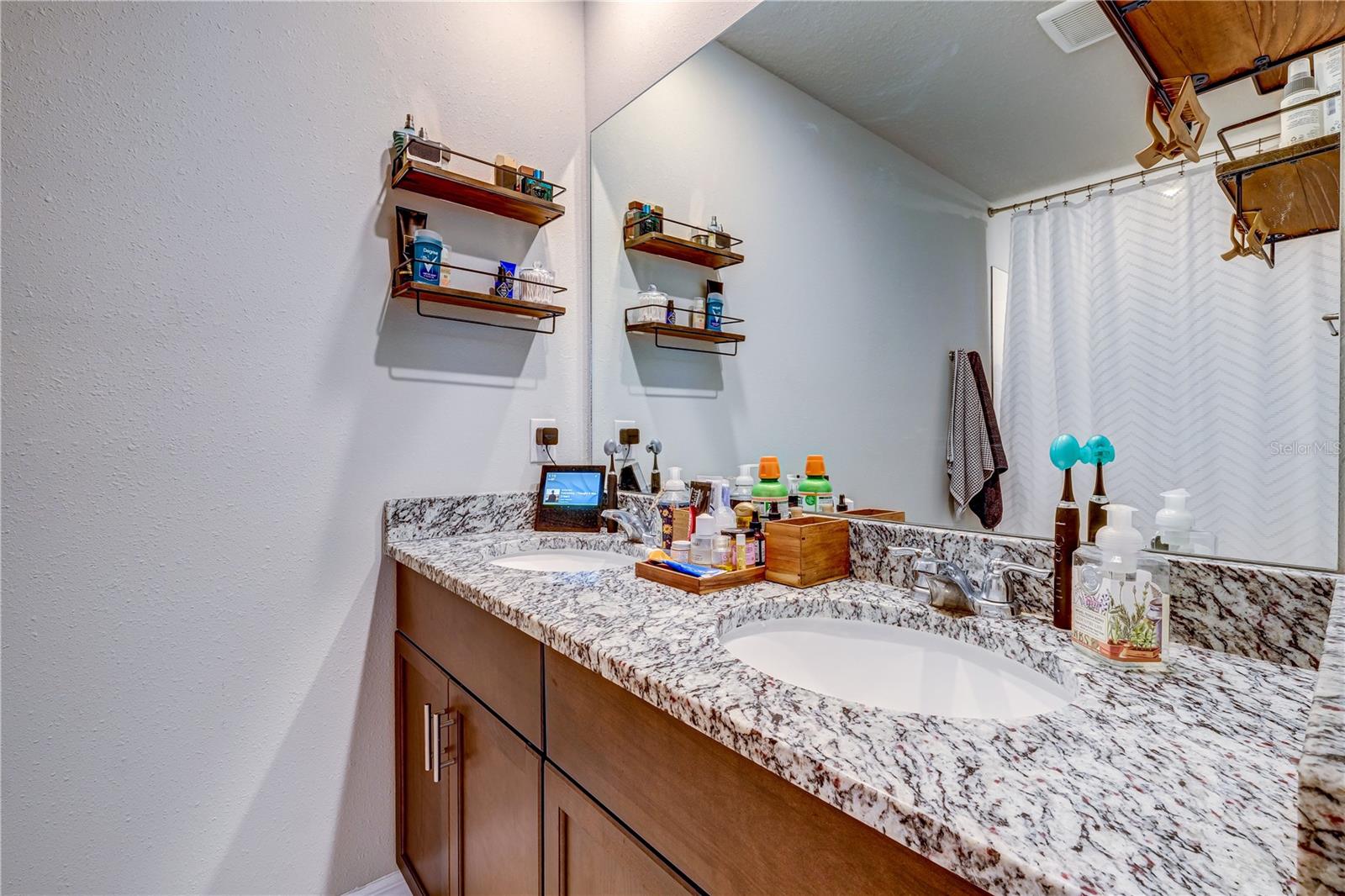 Image 18 of 46 For 10210 Daybreak Glen