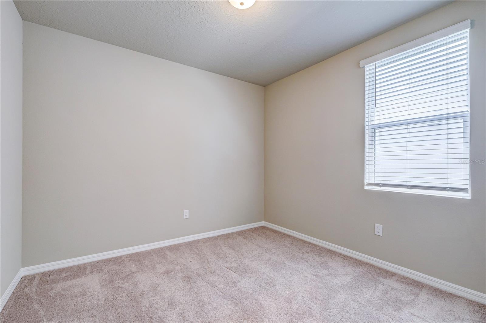 Image 25 of 46 For 10210 Daybreak Glen