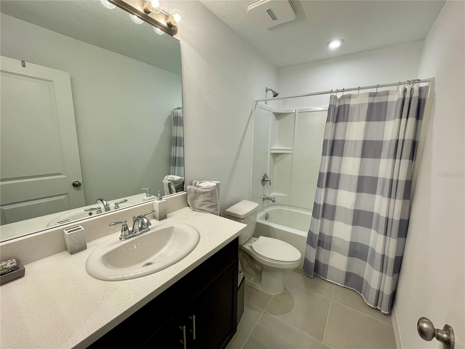 Image 21 of 25 For 6417 Fairmont Lane