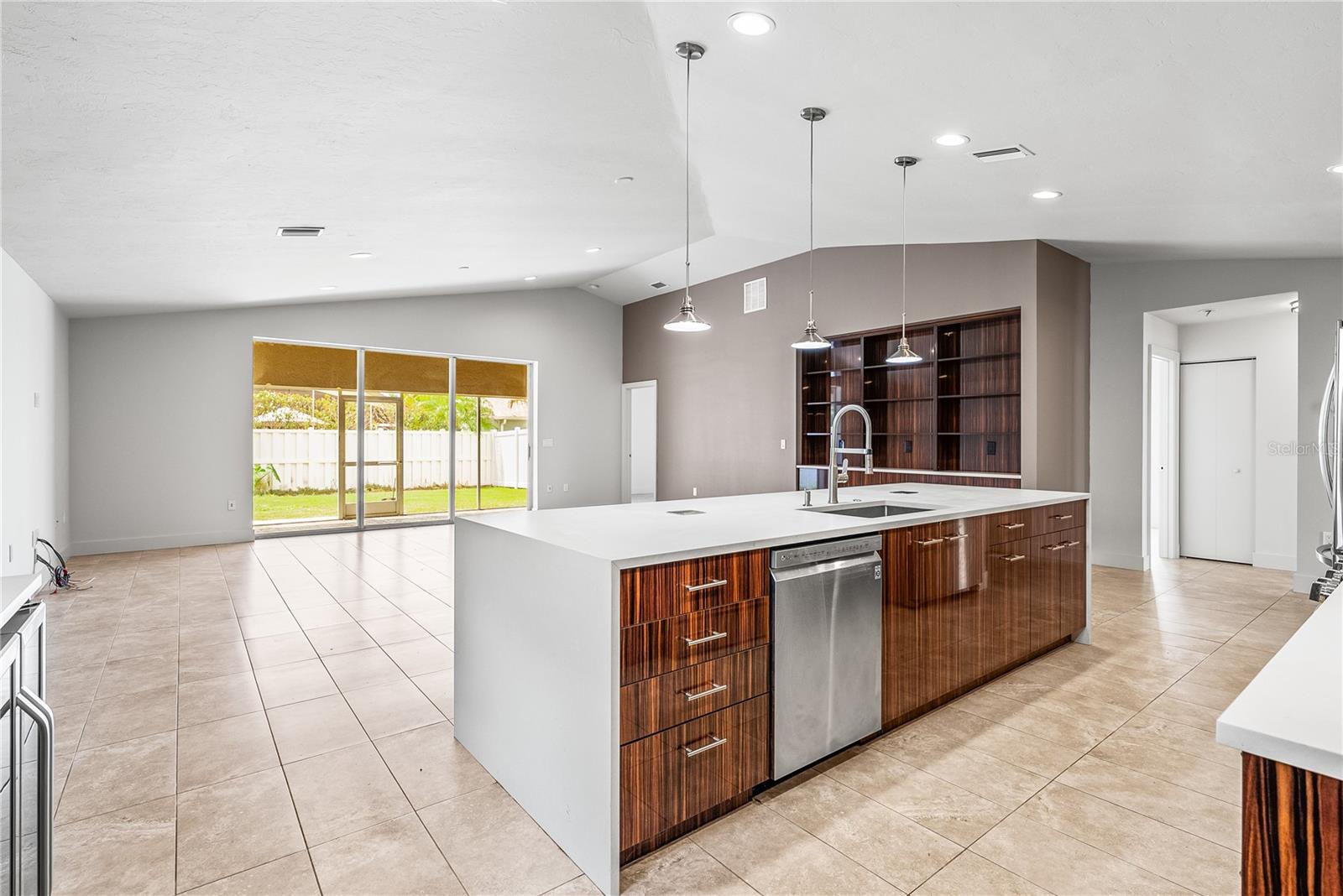 Image 17 of 63 For 3454 Yonge Avenue 79