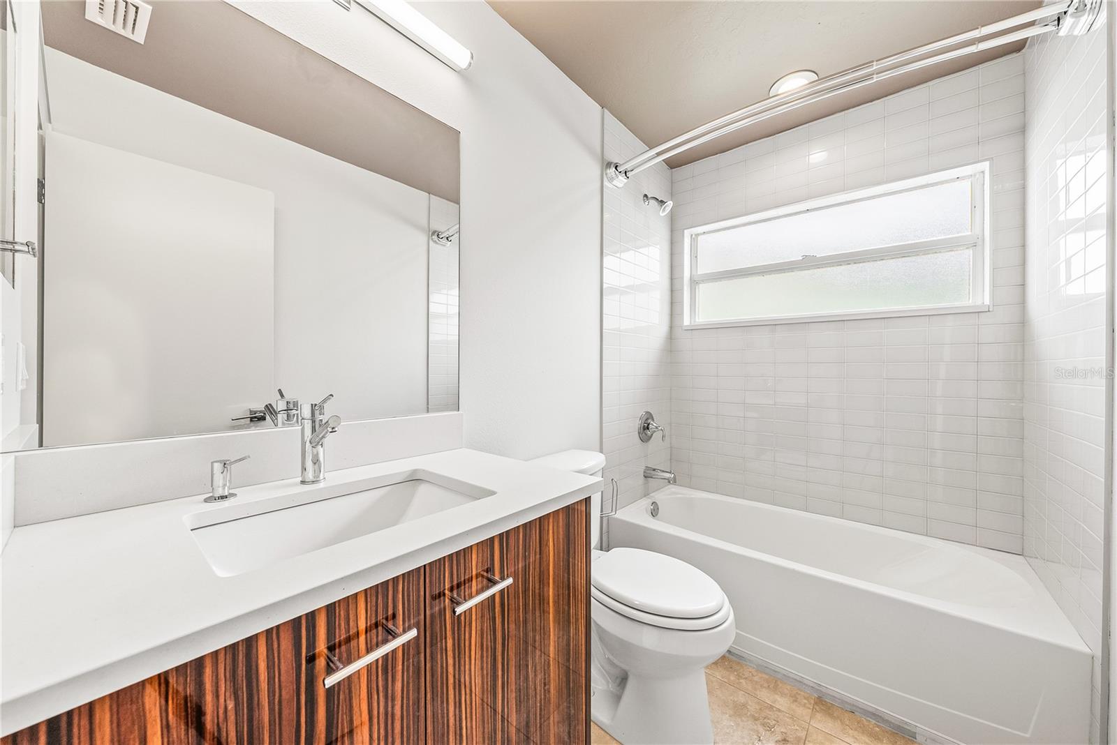 Image 26 of 63 For 3454 Yonge Avenue 79