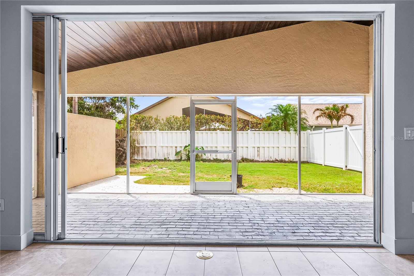 Image 31 of 63 For 3454 Yonge Avenue 79