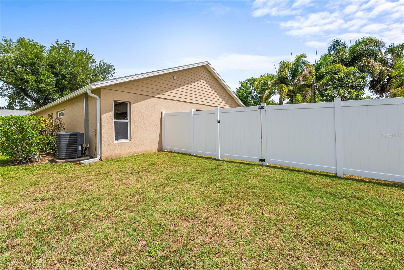 Image 39 of 63 For 3454 Yonge Avenue 79